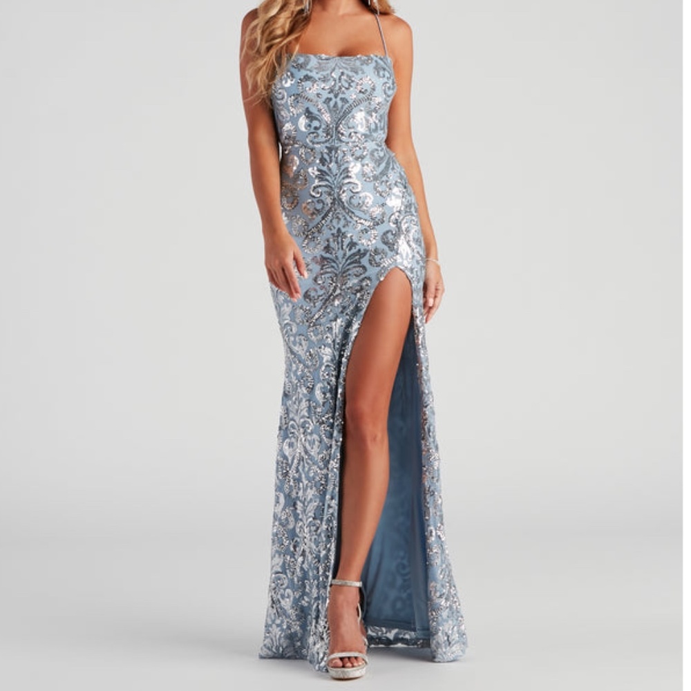Windsor Priya Formal Iridescent Sequin Scroll Dress Light Blue Size M